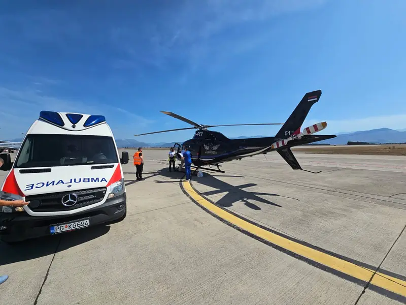 Helicopter-to-ambulance handover at the airport